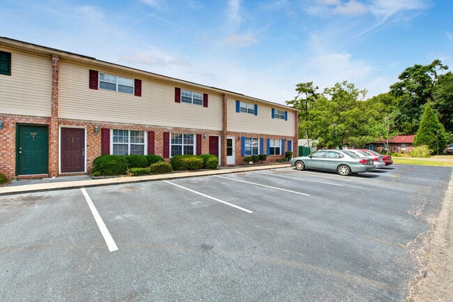 Building Photo - 107 Hickory Ln