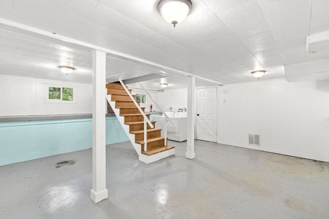 Building Photo - Beautiful home just north of downtown Colu...