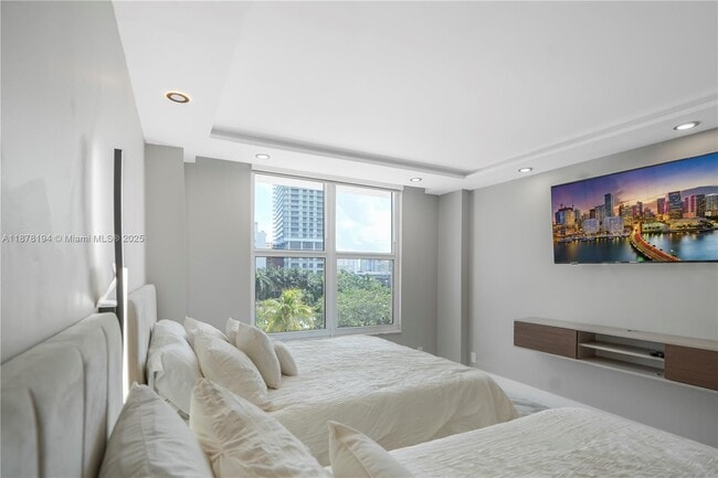 Building Photo - 3800 S Ocean Dr