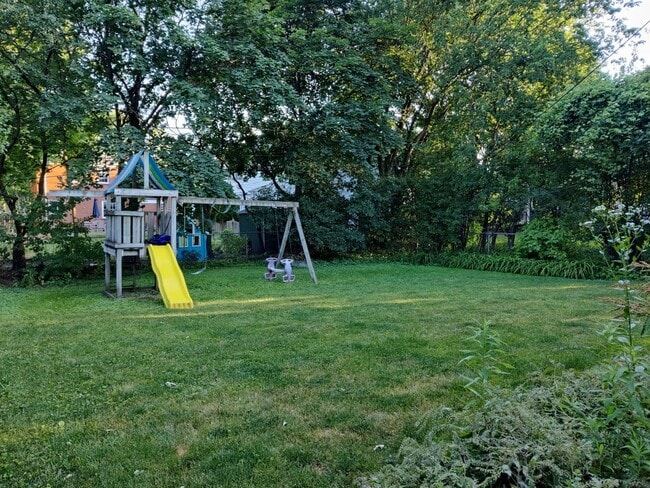 Building Photo - 569 Whittier Ave