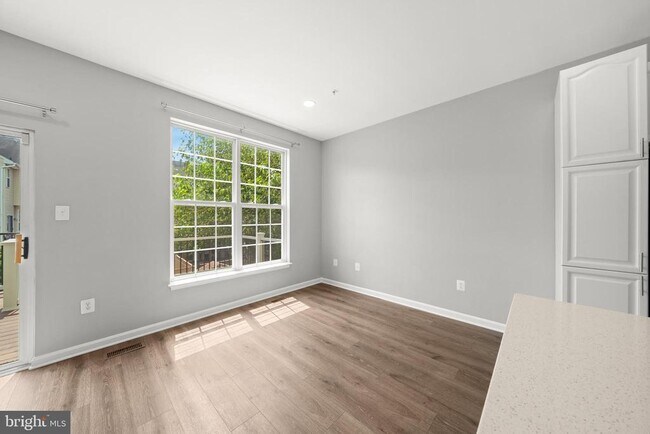 Building Photo - 154 Fieldstone Ct