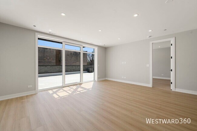 Building Photo - 2354 W Polk St