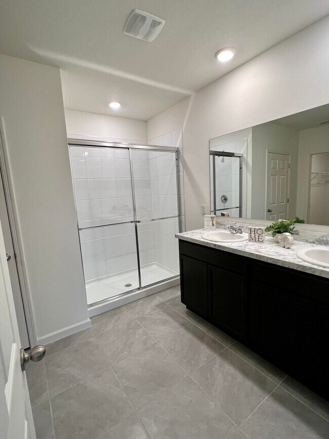 Building Photo - 4011 SW Kidd Ct