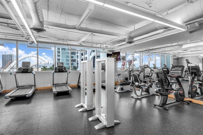 Building Photo - 900 Biscayne Blvd