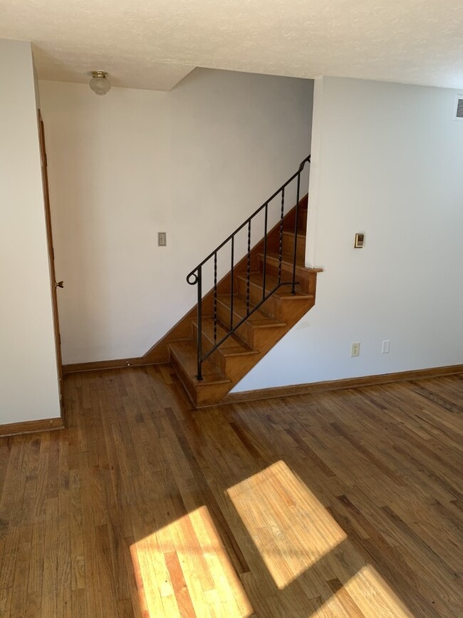 Building Photo - 639 E Hopocan Ave