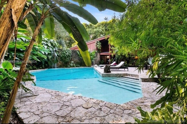 Building Photo - 4895 SW 88th St