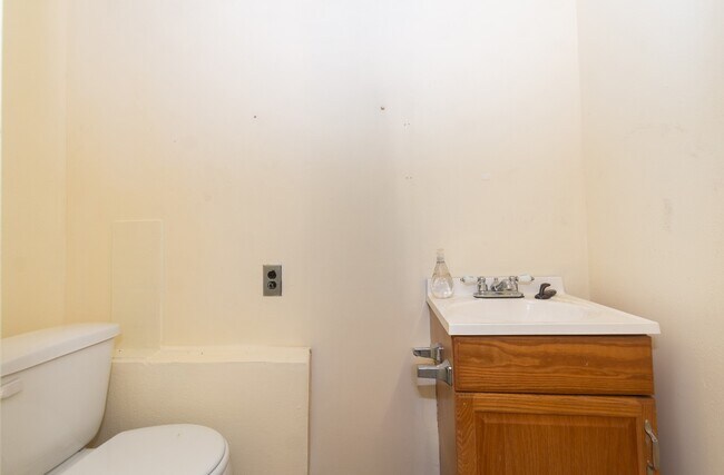 Building Photo - 1737 S Park