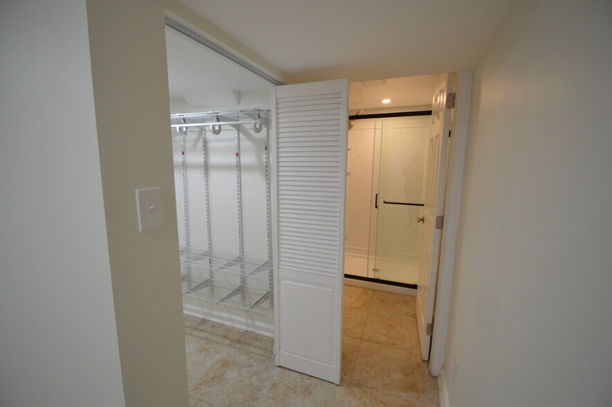 Building Photo - 4015 Roberts Rd