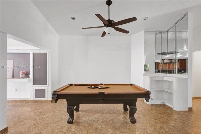 Building Photo - 4 bedroom in Hollywood FL 33021