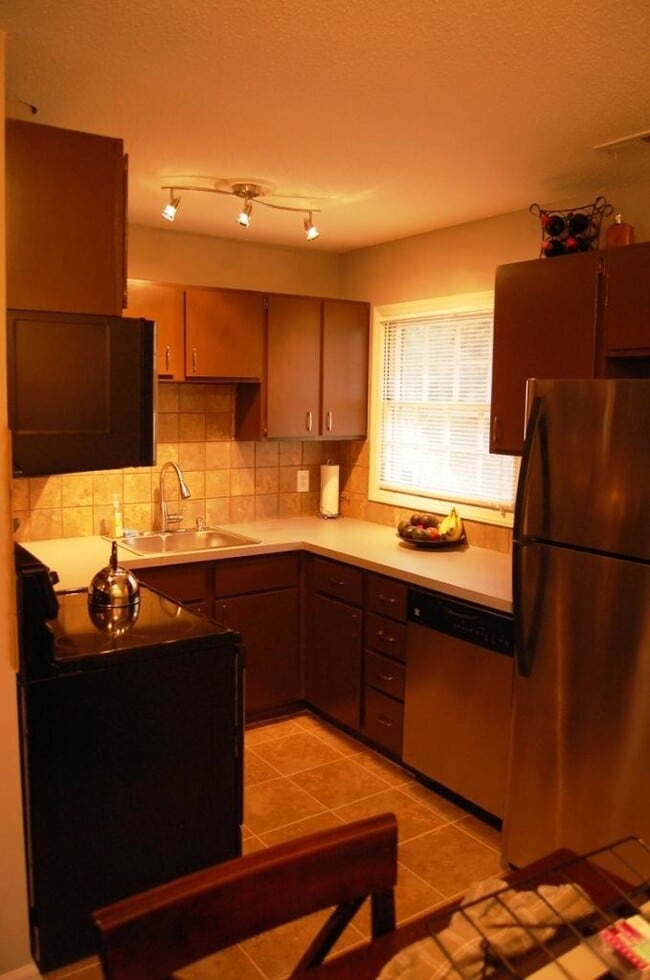 Kitchen - 307 Georgetown Road