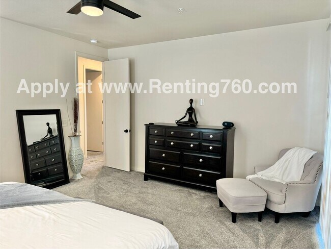 Building Photo - Newer 4 Bedroom 3 Bathroom Home With Solar...