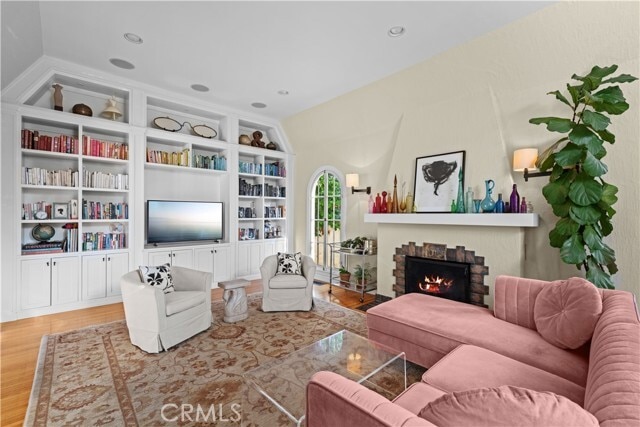 Building Photo - 1630 Warnall Ave