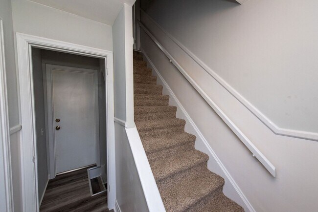 Building Photo - 3053 N Hegry Cir