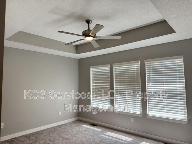 Building Photo - 2026 SW Holdbrooks Dr