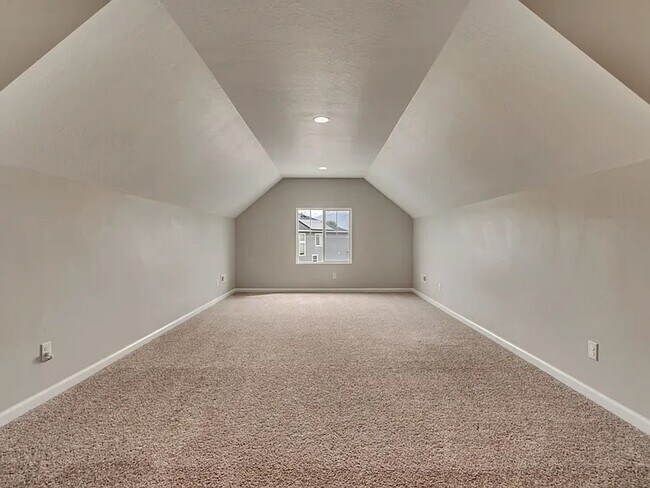 Building Photo - 3 Bedroom 2.5 Bathroom Home in Lehi!
