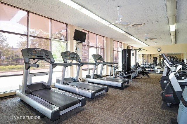 Building Photo - 1460 N Sandburg Ter