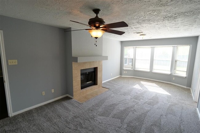Building Photo - 16423 Quailynn Dr
