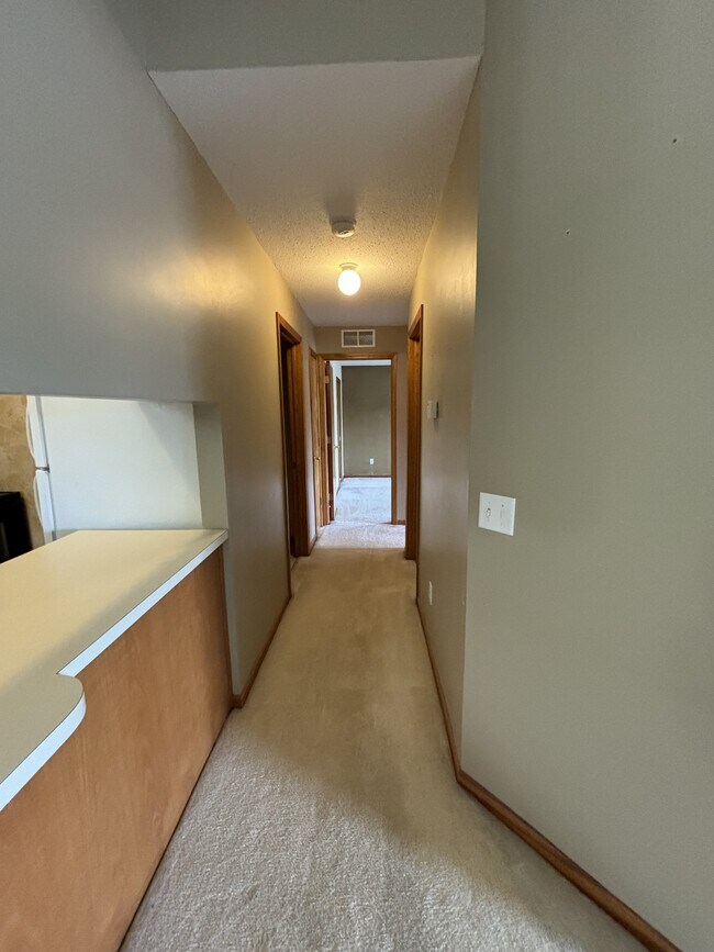 Building Photo - 9722 Sawgrass Ct