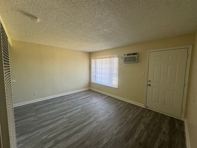 Building Photo - Welcome to SkyView Villa & Somerset Apartm...