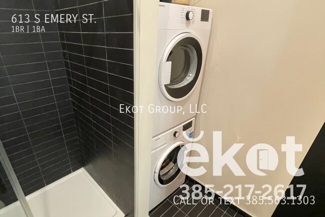 Building Photo - 613 Emery St W