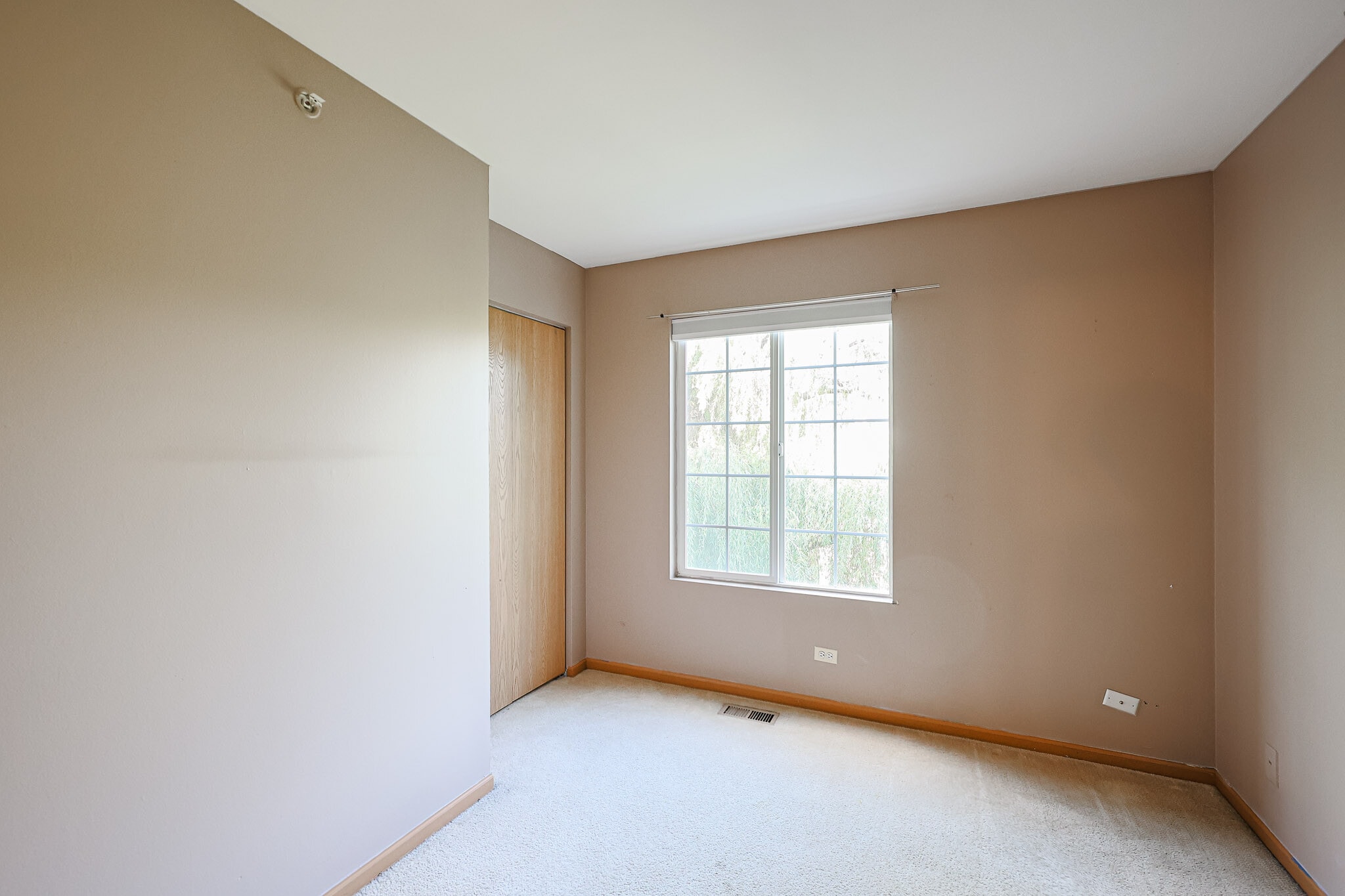 Building Photo - 607 Fox Ridge Dr