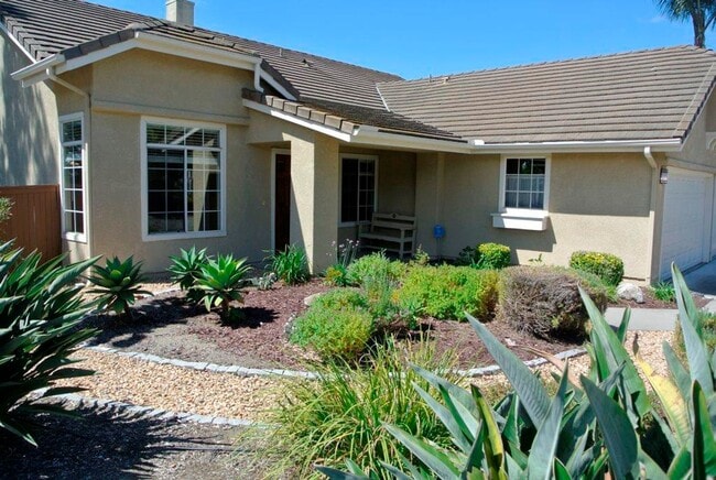Building Photo - 4Bed/2Bath one story home in Oceanside~ Ca...