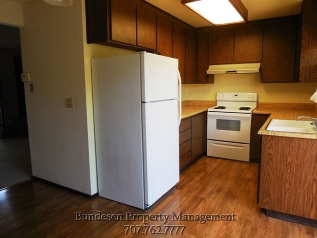 Building Photo - 1305 Gold Way