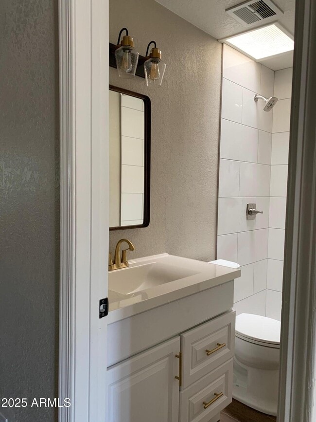 Building Photo - 6943 E Loma Land Dr