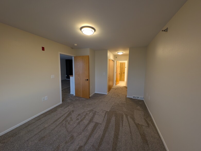 Building Photo - 2121 S Kinnickinnic Ave