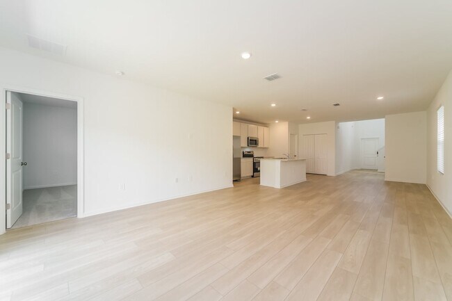 Building Photo - 6417 Domizio Dr