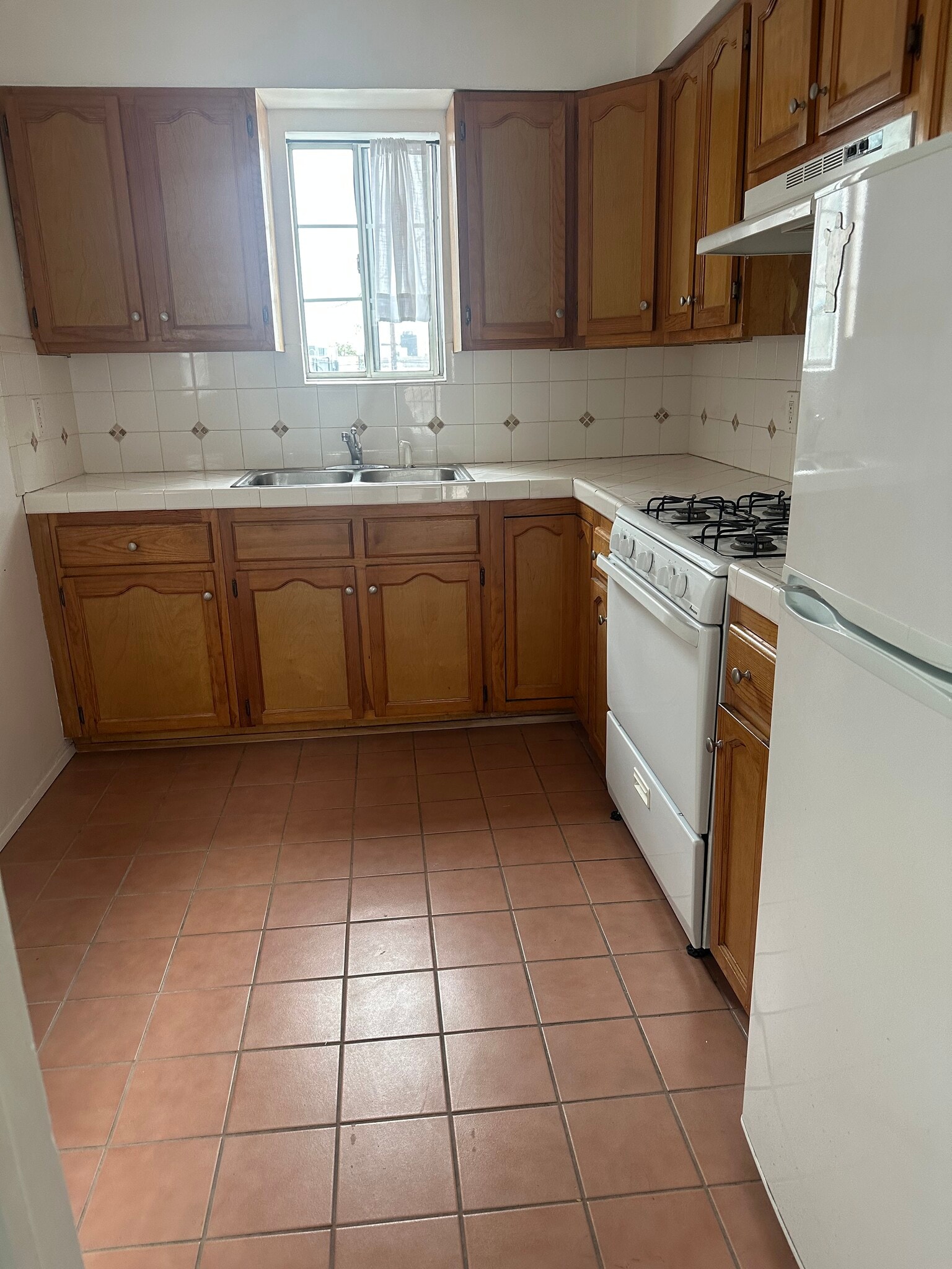 kitchen - 6218 Banner Ave