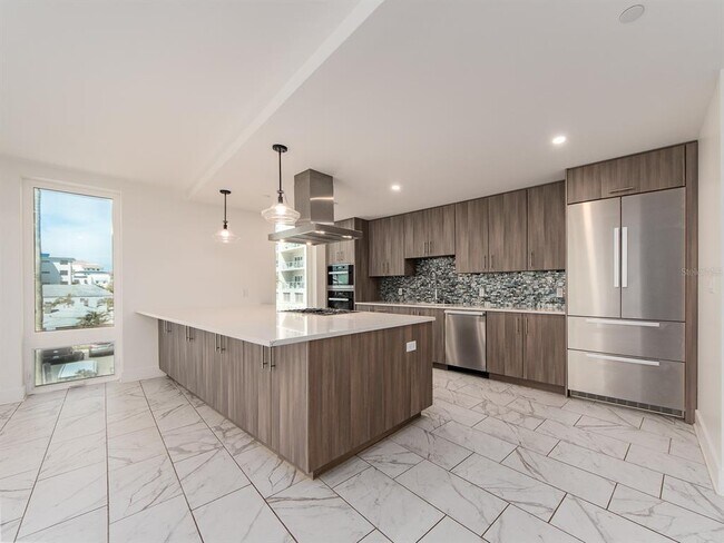 Building Photo - 15 Avalon St