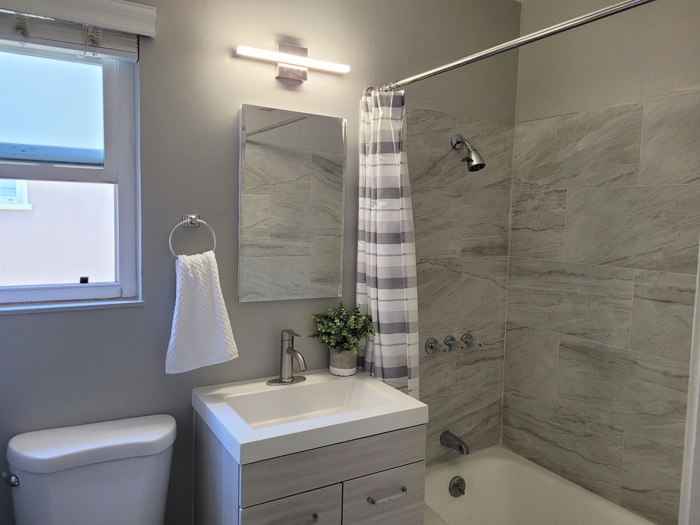 Building Photo - 2318 San Juan Ave