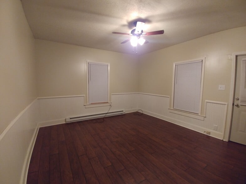 Living Room - 5996 Seneca Trail S