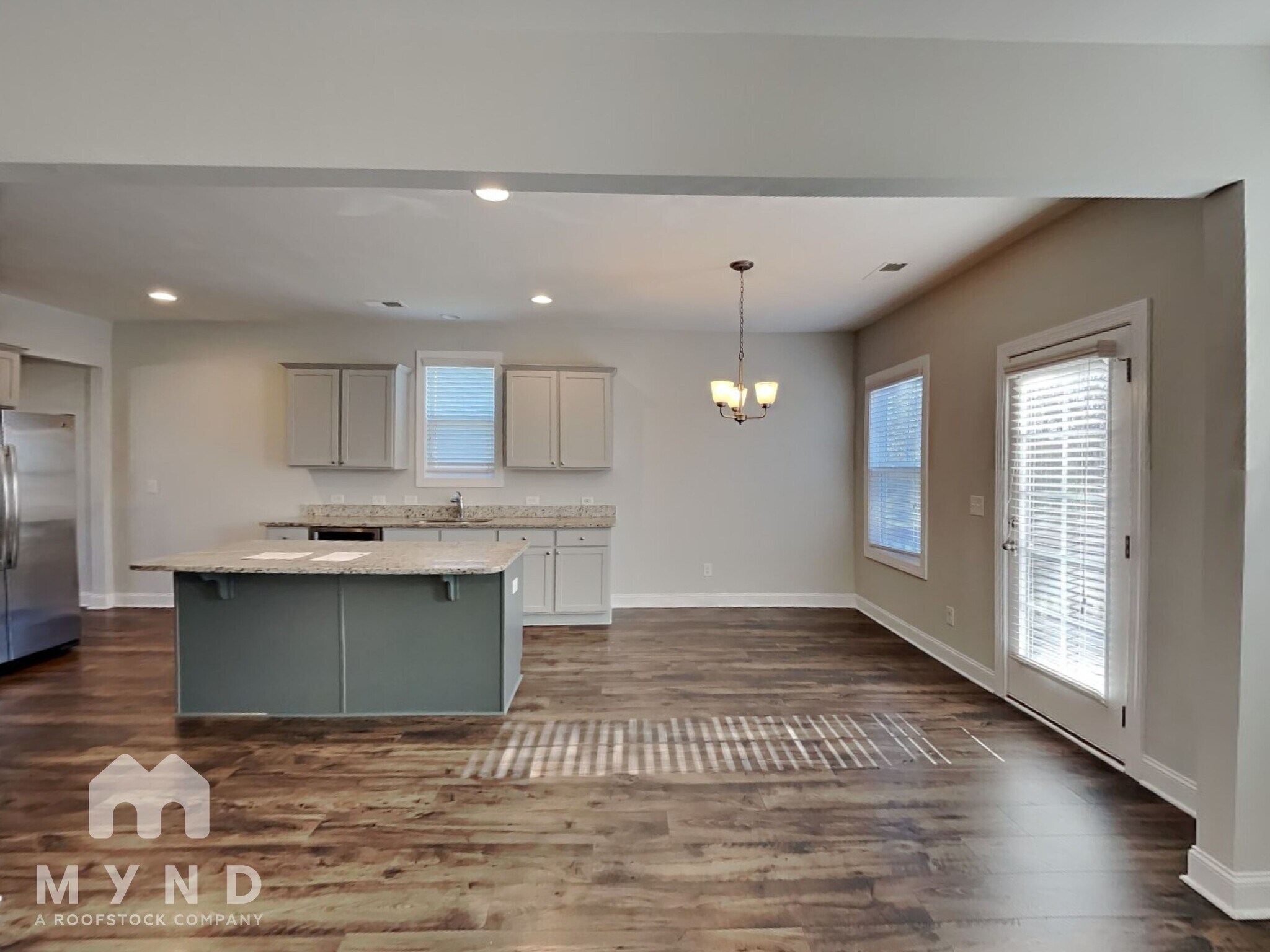 Building Photo - 1212 Silver Farm Rd