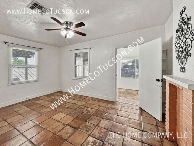 Building Photo - 4564 E Seneca St