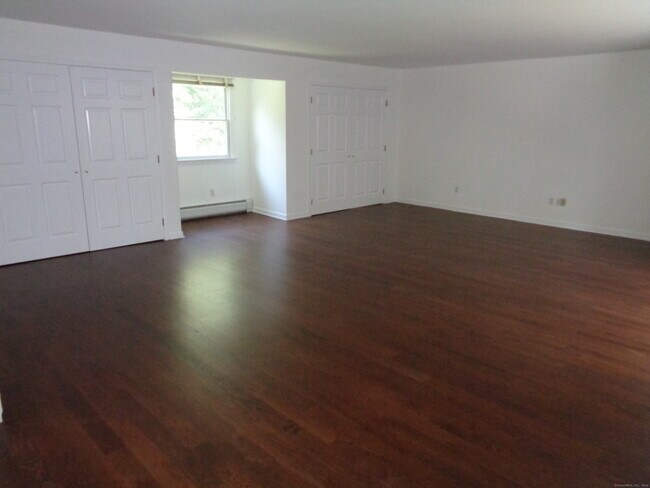 Building Photo - 531 Hollow Tree Ridge Rd
