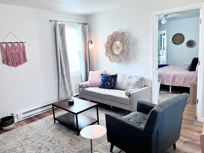 Building Photo - Rocky Court