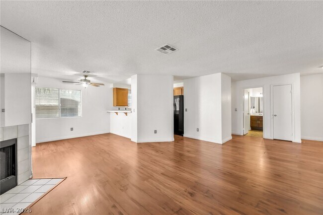 Building Photo - 6859 Tamarus St