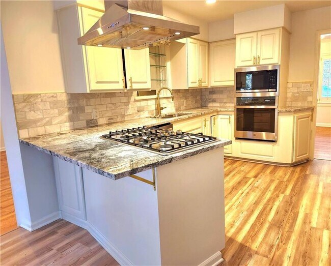 Building Photo - 4044 Northside Dr NW