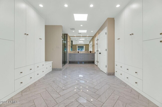 Building Photo - 7328 E Krall St