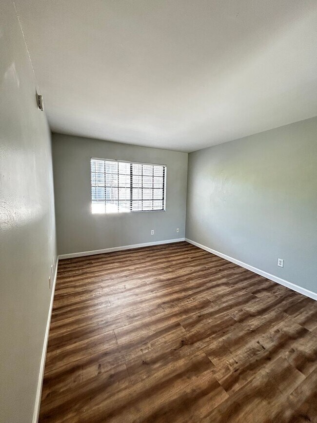Building Photo - AVAILABLE NOW - Beautiful Condo in the Heart of Vibrant San Diego!