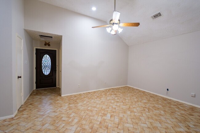 Building Photo - 7521 Brookleaf Dr
