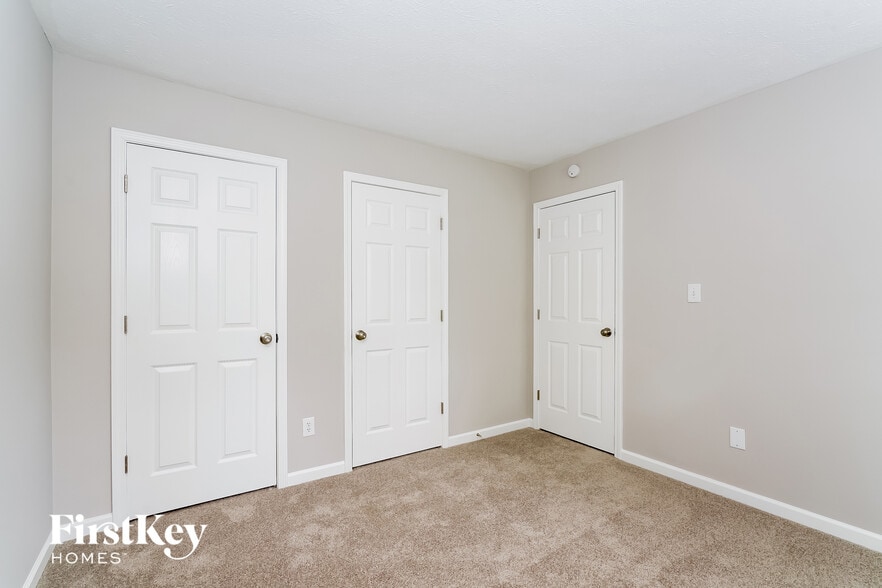 Building Photo - 5631 Willowridge Ct