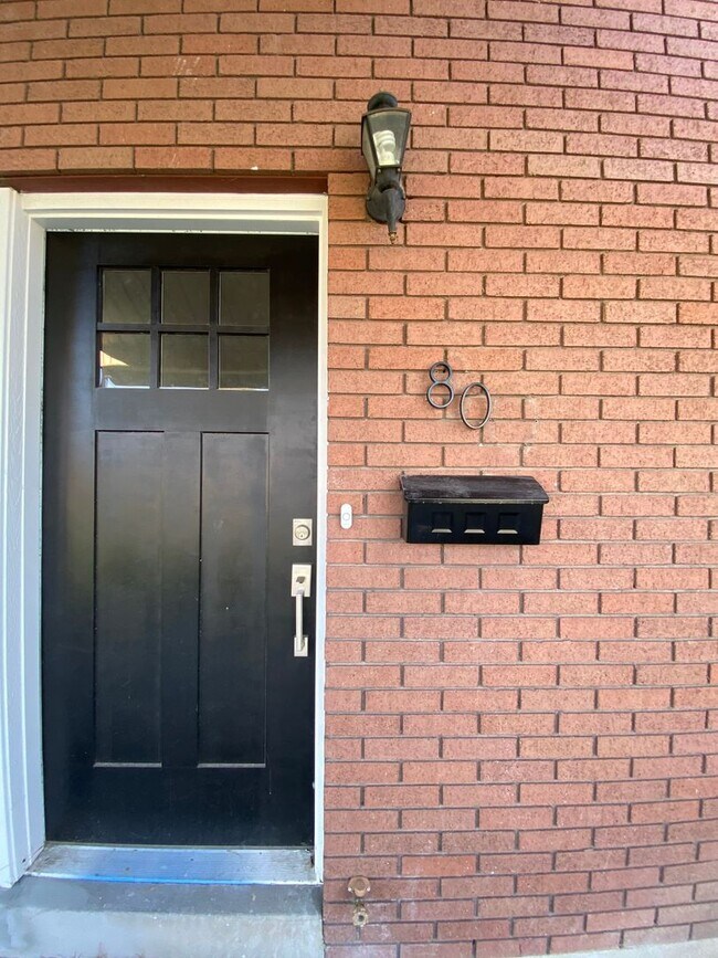 Building Photo - Orem Duplex - Downstairs