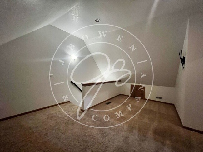Building Photo - "Charming 3-Bedroom Home in Oregon.– Spaci...