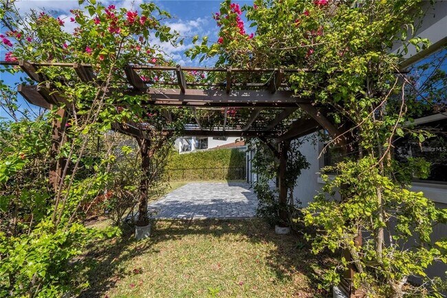 Building Photo - 13370 Alderley Dr