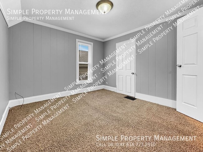 Building Photo - 1039 3rd St NW