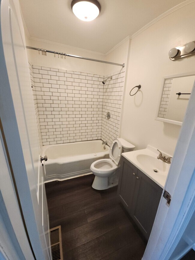 Building Photo - 1402 Lynn St