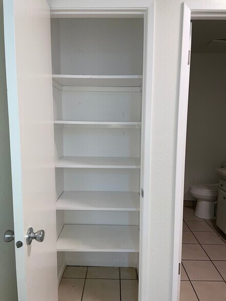 Building Photo - 5443 W Santa Ana Ave